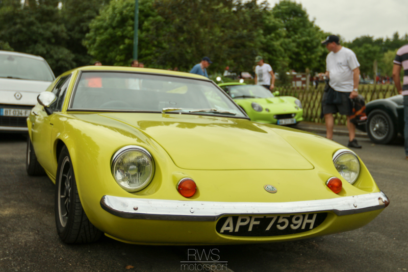 Illustration for article titled Classic British Welcome Photos (Le Mans Carshow)